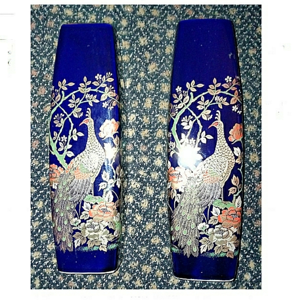 VINTAGE ORIENTAL VASES (SIGNED)